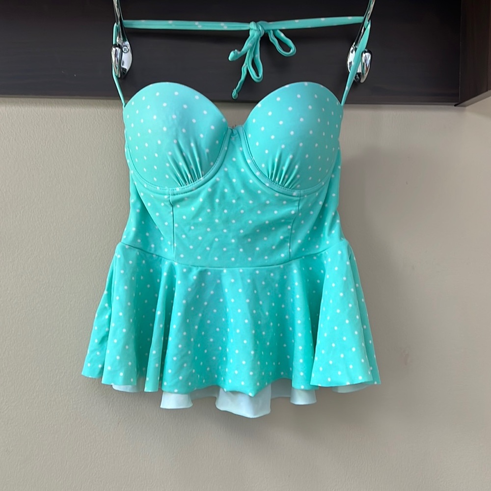 Adorable polka dot tankini swimsuit set